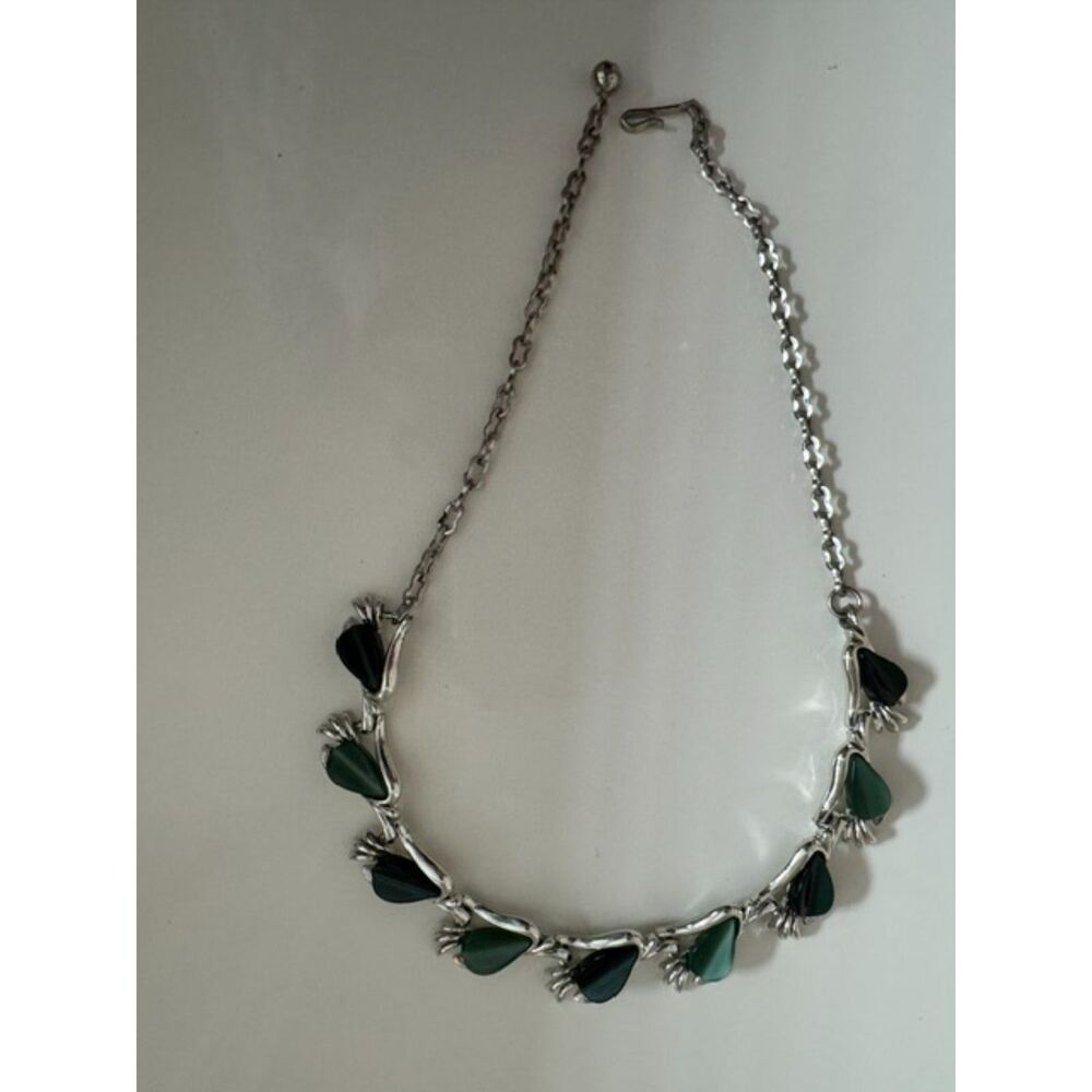 Vintage 1960 green thermoset and silver-tone chocker necklace.